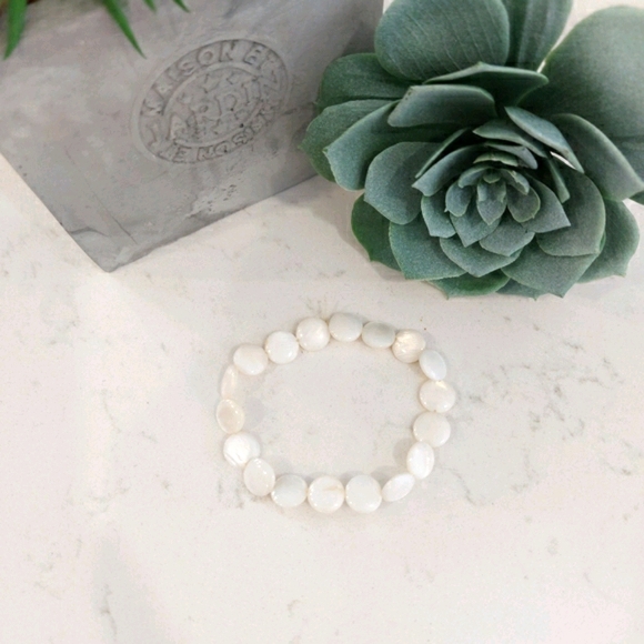Ivory Beaded Bracelet - Picture 2 of 5